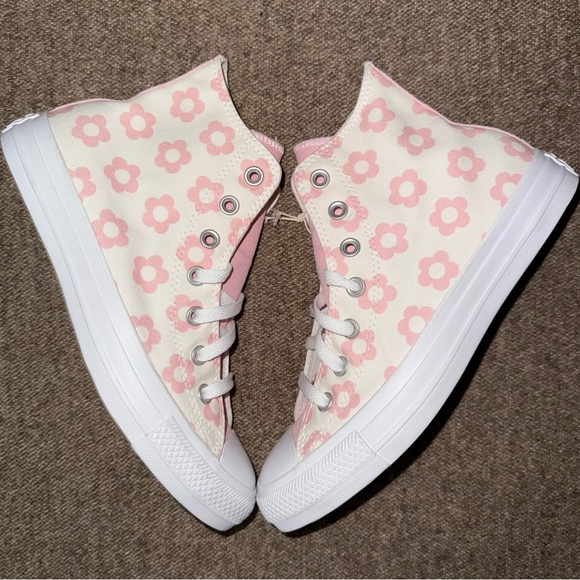 Converse Chuck Taylor All Star High Pink White Flowers Floral  Custom size 7.5 - Picture 1 of 4
